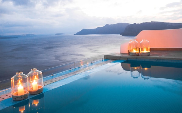 Santorini Secret Suites & Spa